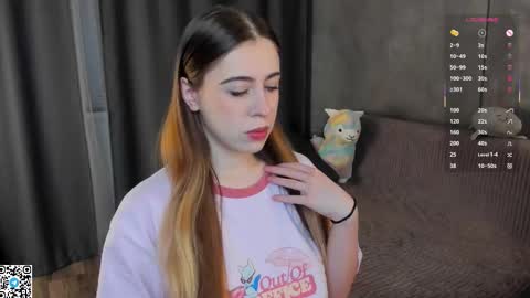 Snapshot of mooncutie_girl chatting on November 29, 2025, 3:15 pm Sophia online show from November 29, 2025, 3:15 pm