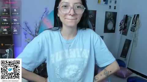 MOON  online show from November 3, 2025, 3:19 am