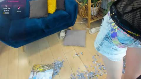 Asuna online show from September 24, 2025, 1:36 pm