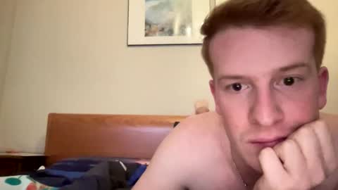 Snapshot of moonlose000 chatting on February 13, 2026, 12:17 am moonlose000 online show from February 13, 2026, 12:17 am