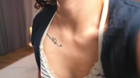 Snapshot of moonofhades chatting on February 25, 2026, 9:46 pm moonofhades online show from February 25, 2026, 9:46 pm