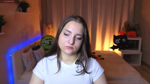 Lina online show from October 21, 2025, 3:07 am