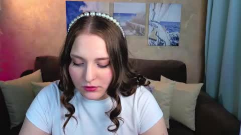 Lina online show from November 6, 2025, 3:40 am