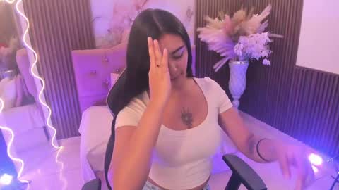 Snapshot of moonshine_tay chatting on May 23, 2026, 11:58 am Moon online show from May 23, 2026, 11:58 am