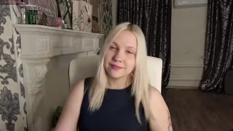 Snapshot of moonshy_ chatting on July 31, 2026, 5:12 pm Margo online show from July 31, 2026, 5:12 pm