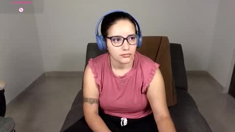 Snapshot of moonwoman_ chatting on September 24, 2025, 3:10 am Moon Woman online show from September 24, 2025, 3:10 am