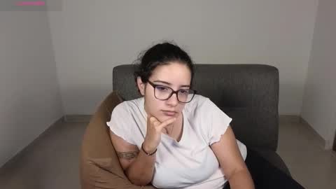 Snapshot of moonwoman_ chatting on October 9, 2025, 1:25 am Moon Woman online show from October 9, 2025, 1:25 am