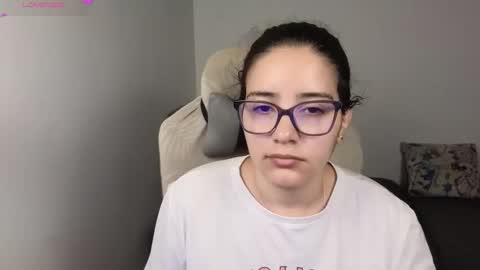 Snapshot of moonwoman_ chatting on November 2, 2025, 1:52 am Moon Woman online show from November 2, 2025, 1:52 am