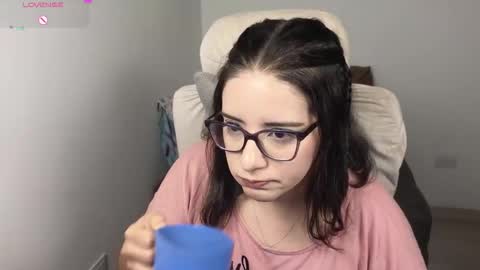 Snapshot of moonwoman_ chatting on November 6, 2025, 6:25 am Moon Woman online show from November 6, 2025, 6:25 am