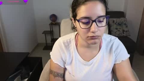 Snapshot of moonwoman_ chatting on June 1, 2026, 3:52 am Moon Woman online show from June 1, 2026, 3:52 am