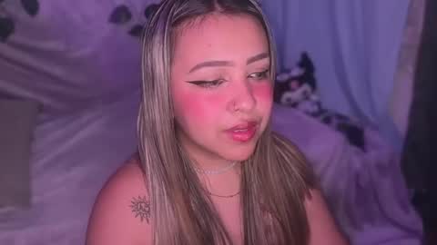 moonxxvelvet online show from March 3, 2026, 1:01 am