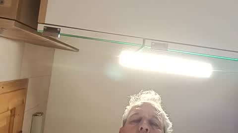 moos1 online show from March 16, 2026, 5:35 am