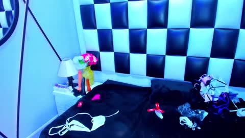 morganasmit_ online show from February 25, 2026, 6:39 pm