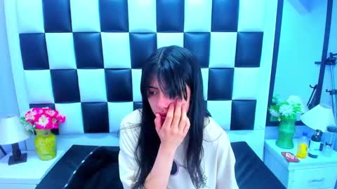 morganasmit_ online show from April 3, 2026, 4:27 pm