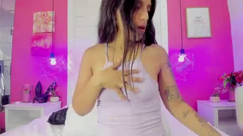 Snapshot of morrison_antonella chatting on July 16, 2026, 3:23 am Antonella online show from July 16, 2026, 3:23 am