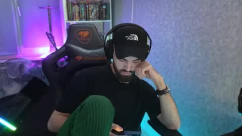 Snapshot of mortifelss chatting on October 5, 2025, 12:42 am mortifelss online show from October 5, 2025, 12:42 am