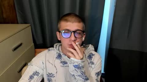 Snapshot of mortywithlove chatting on December 21, 2025, 4:30 am Morty online show from December 21, 2025, 4:30 am