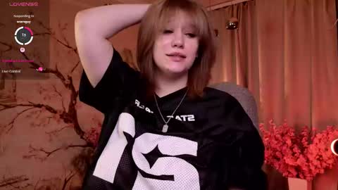 morvelyn online show from November 26, 2025, 3:02 pm