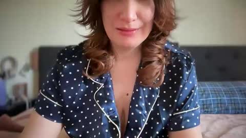 Snapshot of mossy_mommy chatting on May 8, 2026, 12:43 pm Mossy Mommy online show from May 8, 2026, 12:43 pm