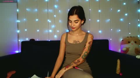 Snapshot of moto_ponchik chatting on December 3, 2024, 2:05 pm Kris online show from December 3, 2024, 2:05 pm