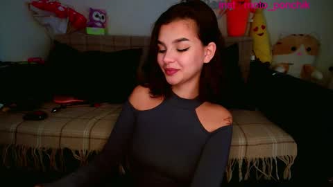 Snapshot of moto_ponchik chatting on September 13, 2025, 6:02 am Kris online show from September 13, 2025, 6:02 am