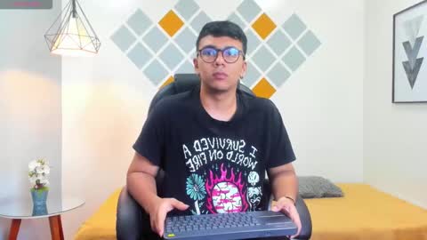 Mou Fly online show from October 3, 2025, 11:29 am