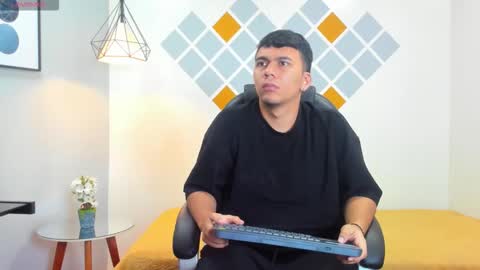 Mou Fly online show from October 4, 2025, 11:30 am