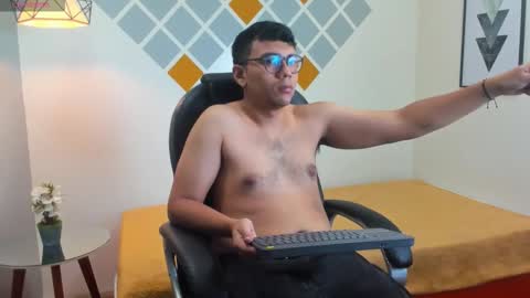 Mou Fly online show from October 8, 2025, 11:41 am