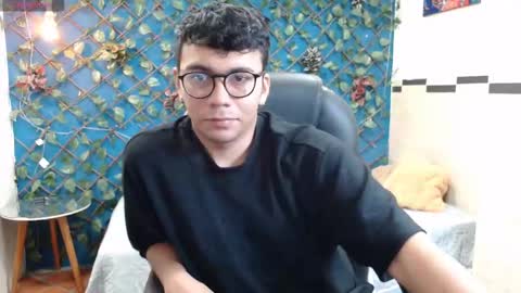 Mou Fly online show from October 18, 2025, 12:39 pm