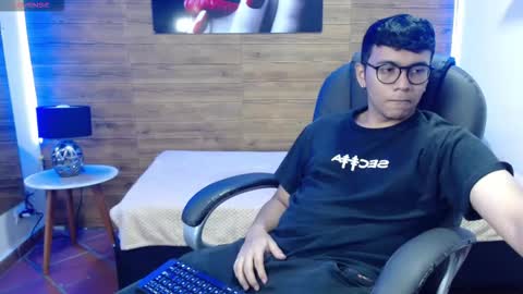 Mou Fly online show from October 19, 2025, 12:50 pm