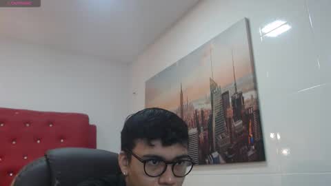 Mou Fly online show from November 1, 2025, 12:40 pm