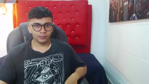 Mou Fly online show from November 4, 2025, 11:42 am