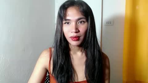 mouiline_rouge69 online show from April 19, 2026, 11:29 pm