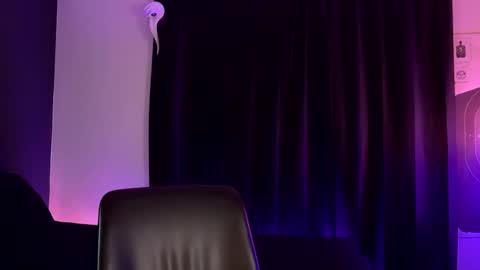 mount_vesuvius online show from November 16, 2025, 4:23 pm