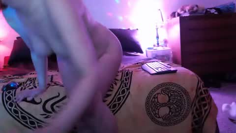 mountainbeauty online show from December 24, 2024, 8:22 am