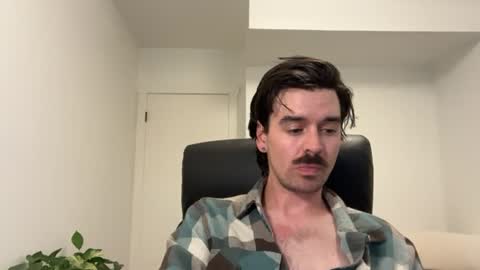 Snapshot of moustachematt chatting on June 12, 2026, 3:05 am moustachematt online show from June 12, 2026, 3:05 am