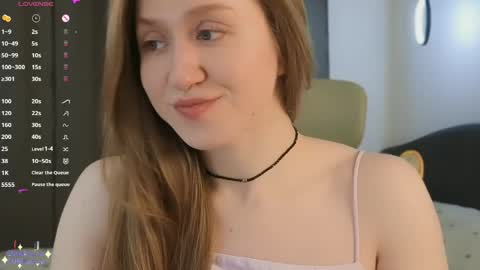 Snapshot of mowalova chatting on April 30, 2026, 8:15 pm Ivy online show from April 30, 2026, 8:15 pm