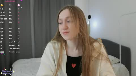 Snapshot of mowalova chatting on May 10, 2026, 6:46 pm Ivy online show from May 10, 2026, 6:46 pm