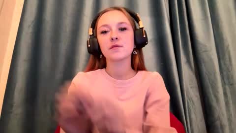 Snapshot of mozelleberendt chatting on October 30, 2025, 2:07 pm Jenny online show from October 30, 2025, 2:07 pm