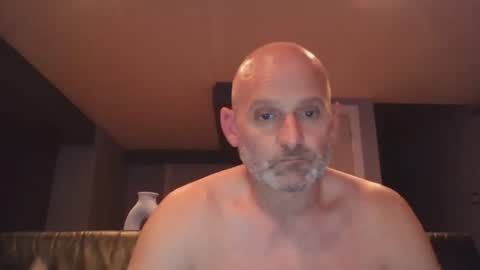 mozzer9999999 online show from August 7, 2026, 1:07 am