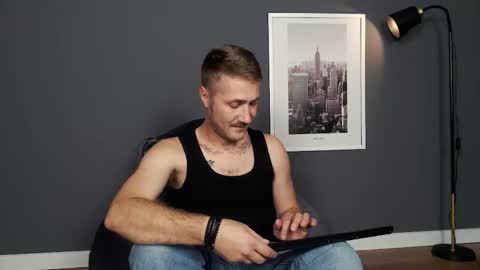 Artur online show from September 23, 2025, 7:44 am