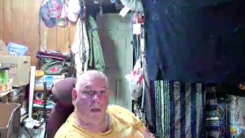 mr_canoe_licker_69 online show from December 16, 2024, 1:43 pm
