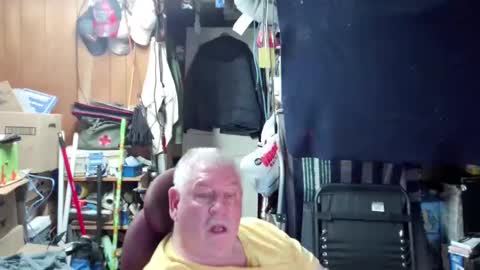 mr_canoe_licker_69 online show from December 30, 2024, 8:25 pm