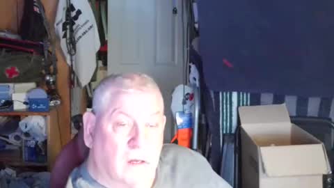 mr_canoe_licker_69 online show from February 9, 2025, 7:30 pm