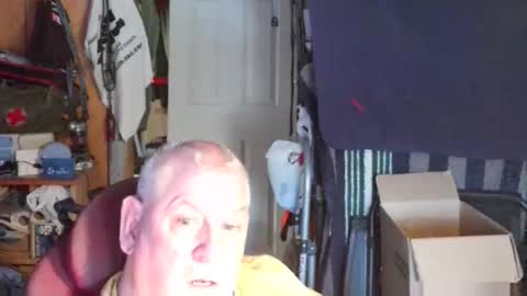 mr_canoe_licker_69 online show from February 10, 2025, 8:21 pm