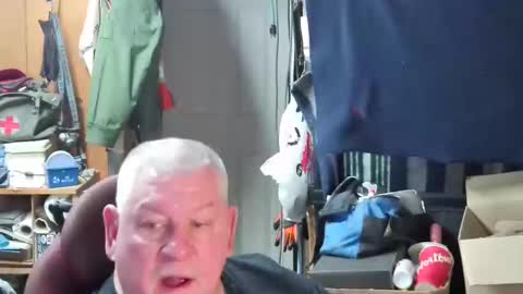 mr_canoe_licker_69 online show from February 12, 2025, 8:07 pm