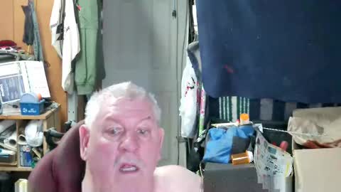 mr_canoe_licker_69 online show from February 28, 2025, 7:14 pm