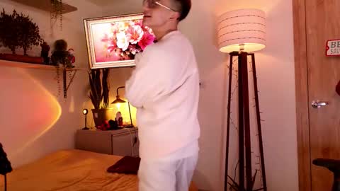 Mr Evans online show from December 17, 2025, 6:14 pm