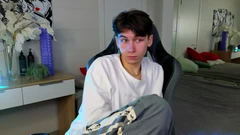 Snapshot of mr_lucky_guy chatting on February 8, 2025, 11:13 pm Kris online show from February 8, 2025, 11:13 pm