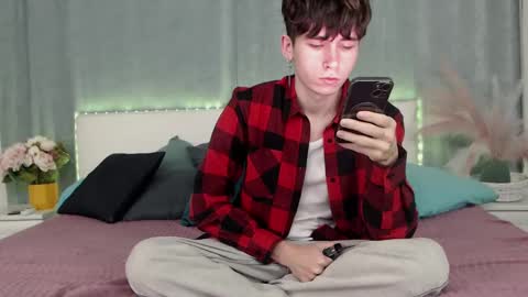 Snapshot of mr_lucky_guy chatting on February 17, 2025, 8:26 pm Kris online show from February 17, 2025, 8:26 pm